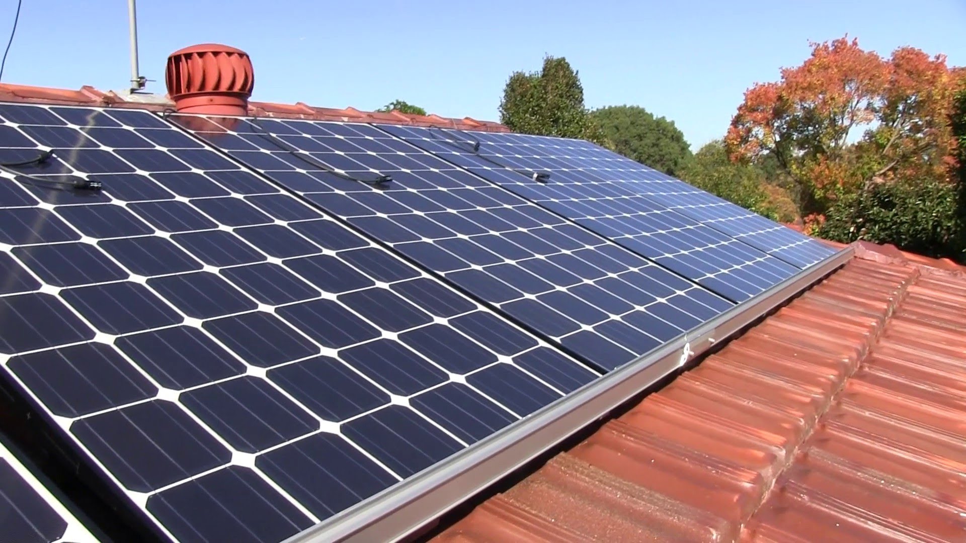 The browns the roof. Солнечные электростанции Солар Системс. Солнечная батарея Top-Solar-40. Green Solar 540 WT Solar Panel. Eco Energy солнечные панели.