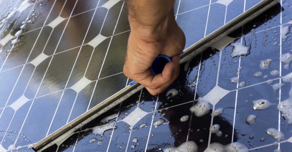 zunroof_cleaning_solar_panels